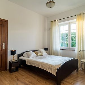 Apartament z 2 sypialniami z łóżkiem king-size